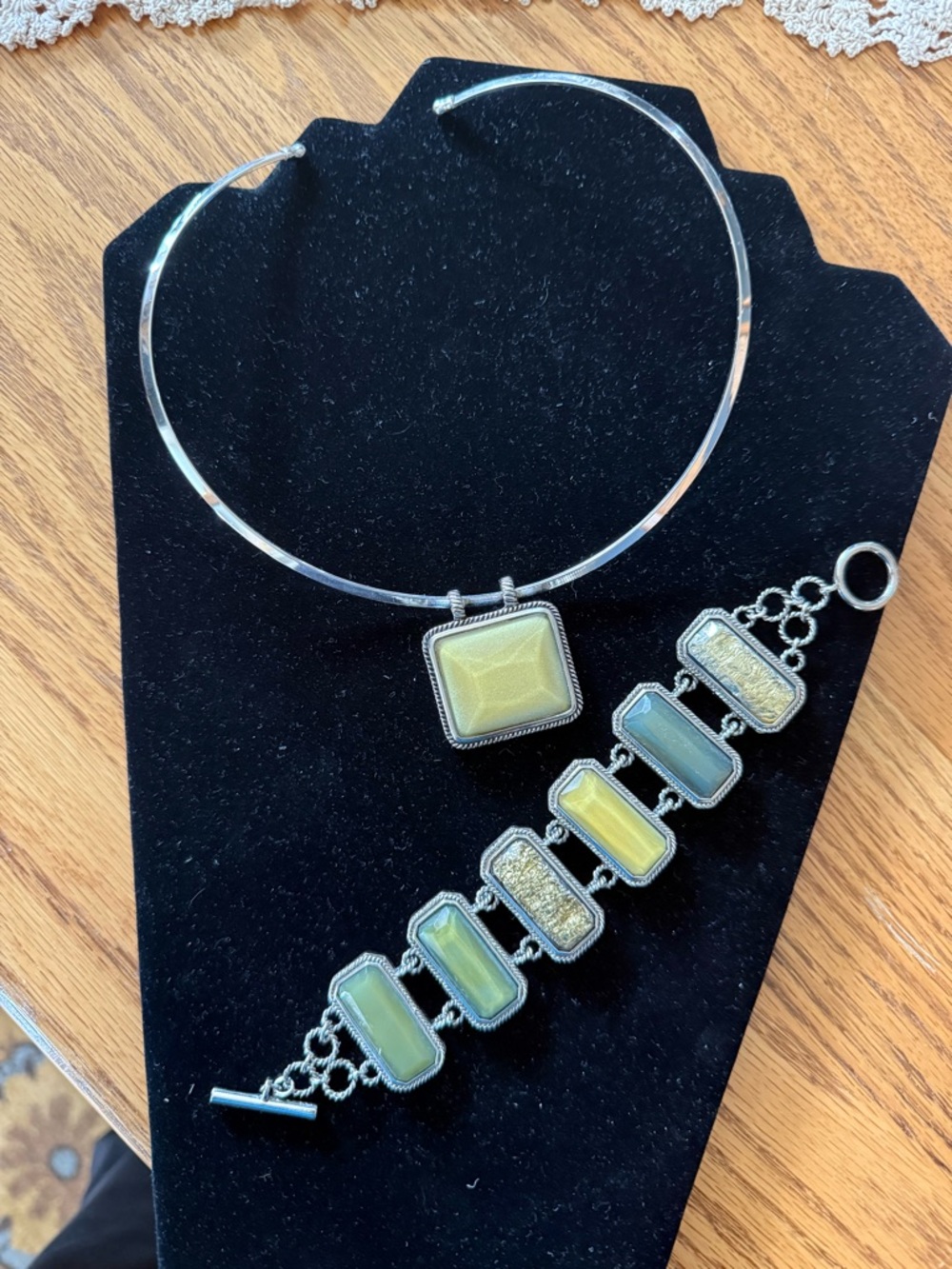 Lia Sophia Silver-Tone Green Stone Necklace Pendant Slide & Bracelet Set -NWOT